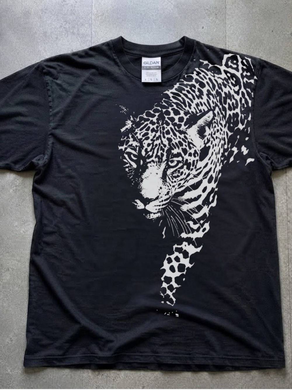 GILDAN Leopard Graphic Tee Black & White Large Print